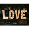 Lichtbak letters 'LOVE'